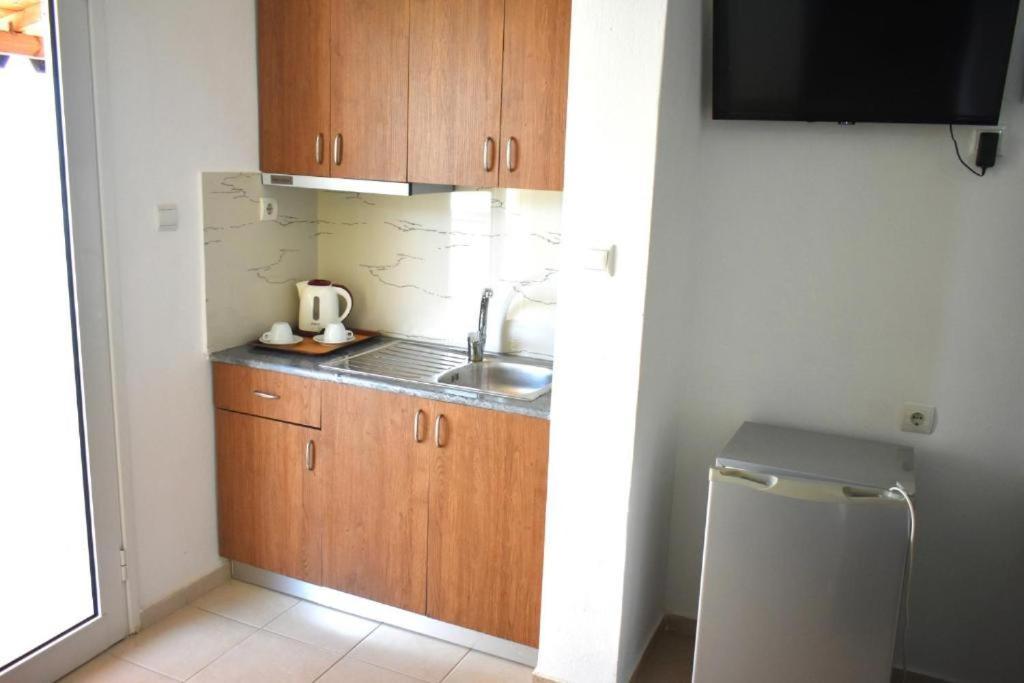 Ionio Rooms II Himare Exterior foto