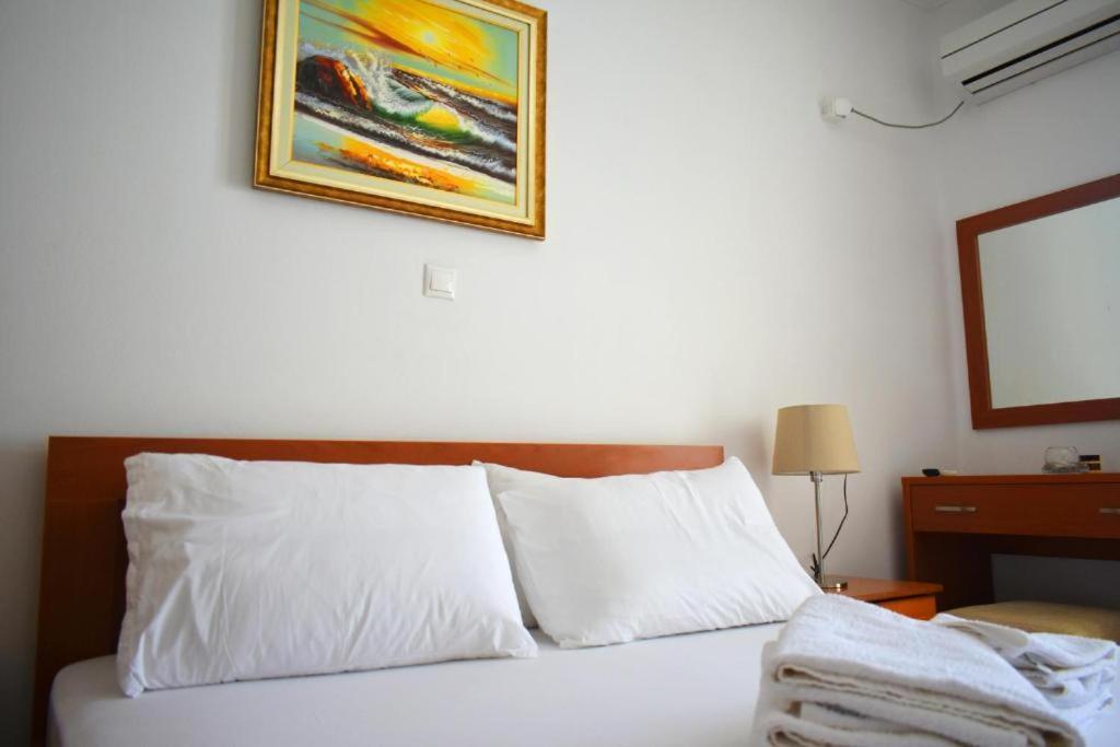 Ionio Rooms II Himare Exterior foto
