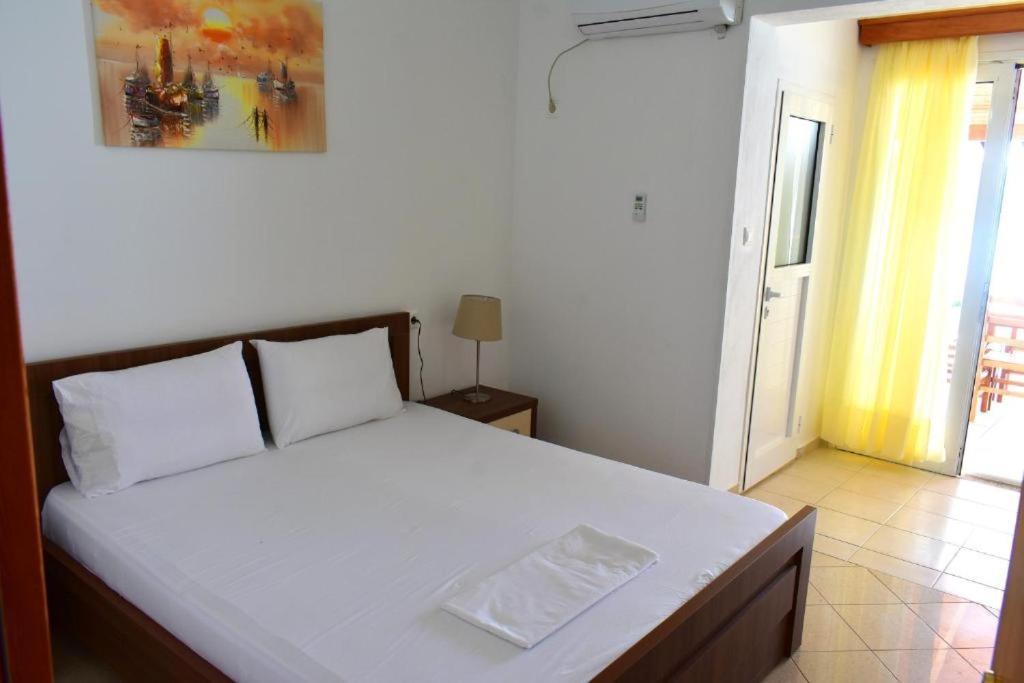 Ionio Rooms II Himare Exterior foto